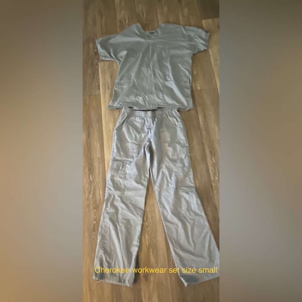 Cherokee workwear set size small